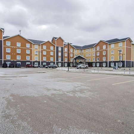 Quality Inn & Suites Estevan Extérieur photo