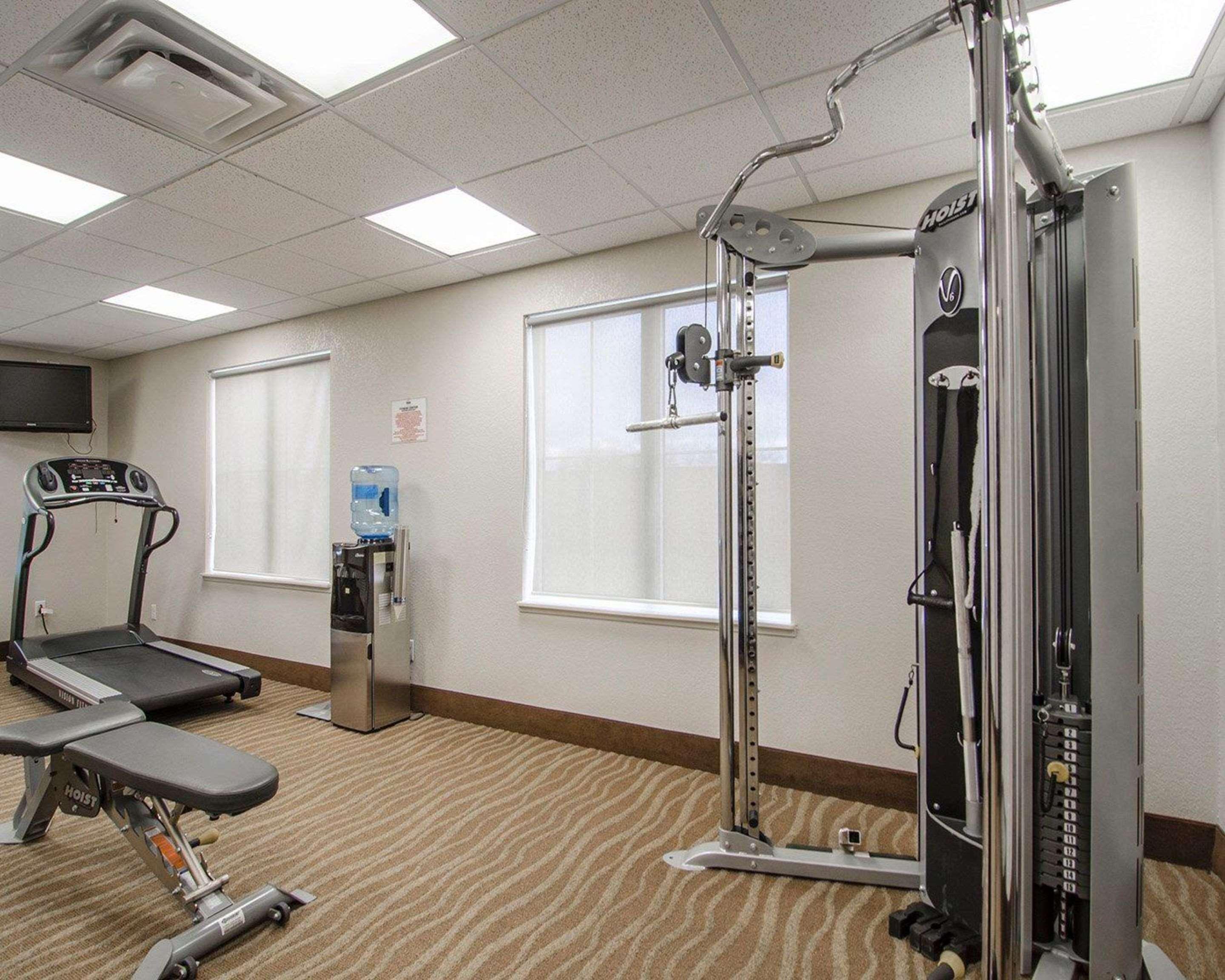 Quality Inn & Suites Estevan Extérieur photo