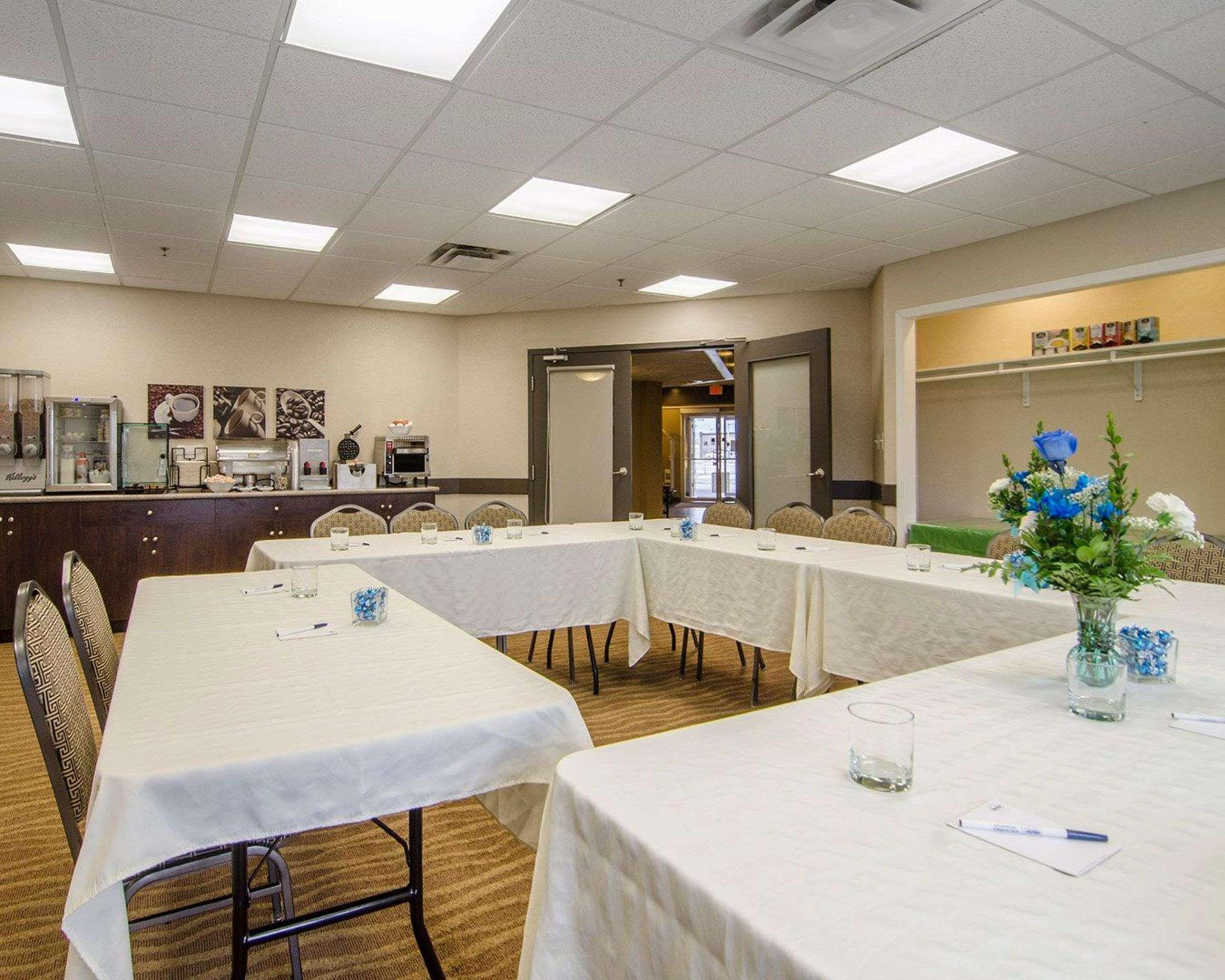 Quality Inn & Suites Estevan Extérieur photo