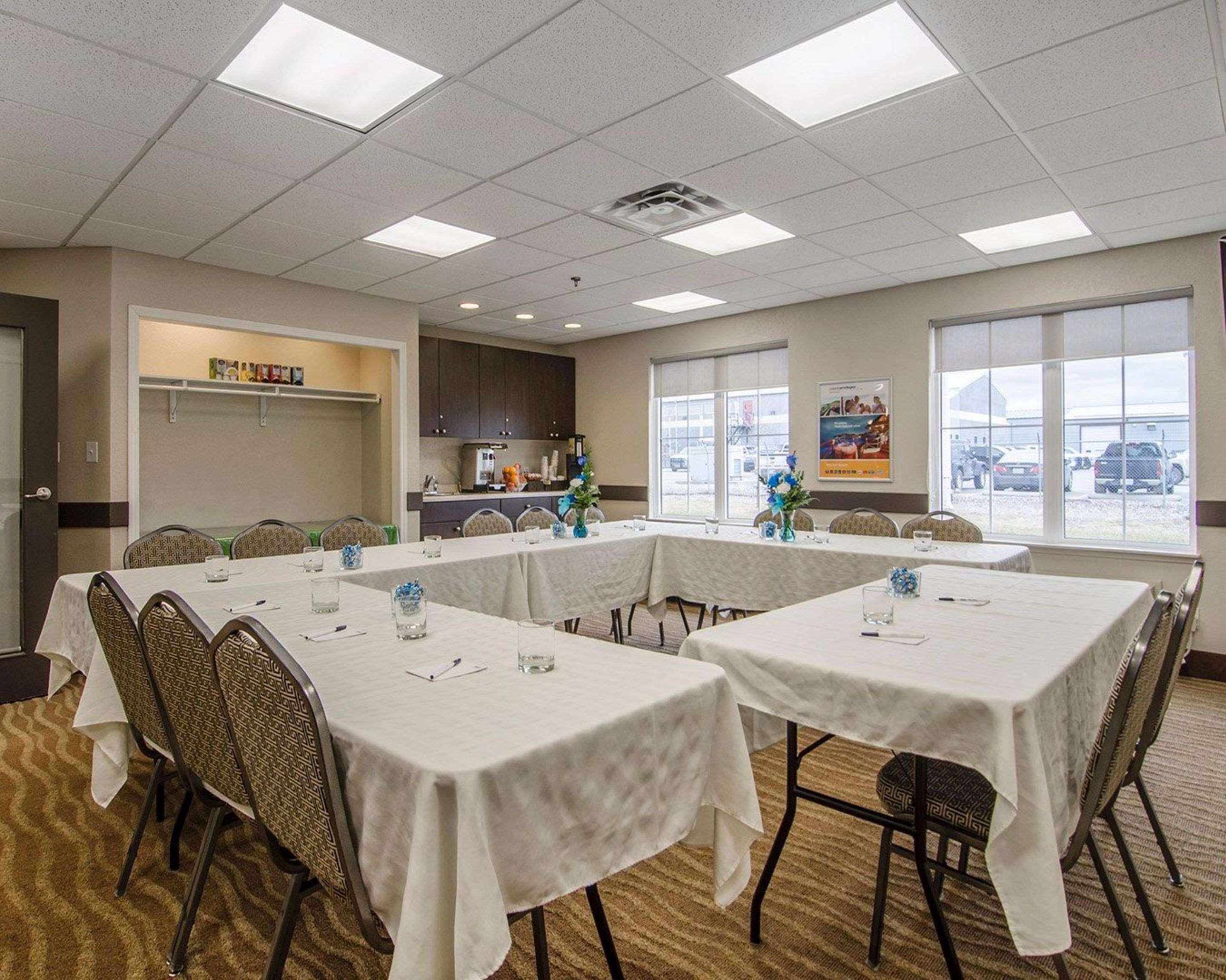 Quality Inn & Suites Estevan Extérieur photo