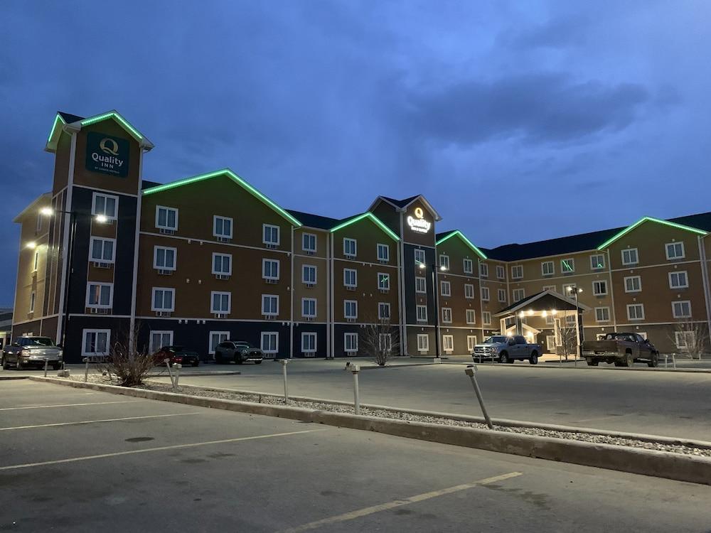 Quality Inn & Suites Estevan Extérieur photo